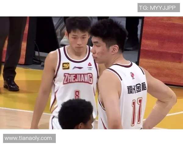 重庆斯威男篮新赛程出炉，球迷期待CBA联赛揭幕战的激烈对抗