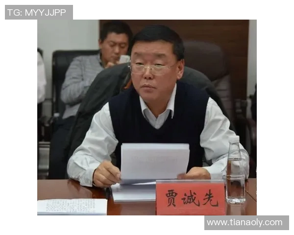 贾诚:在新时代背景下的青年奋斗与成长之路探讨 贾诚:在新时代背景下的青年奋斗与成长之路探讨